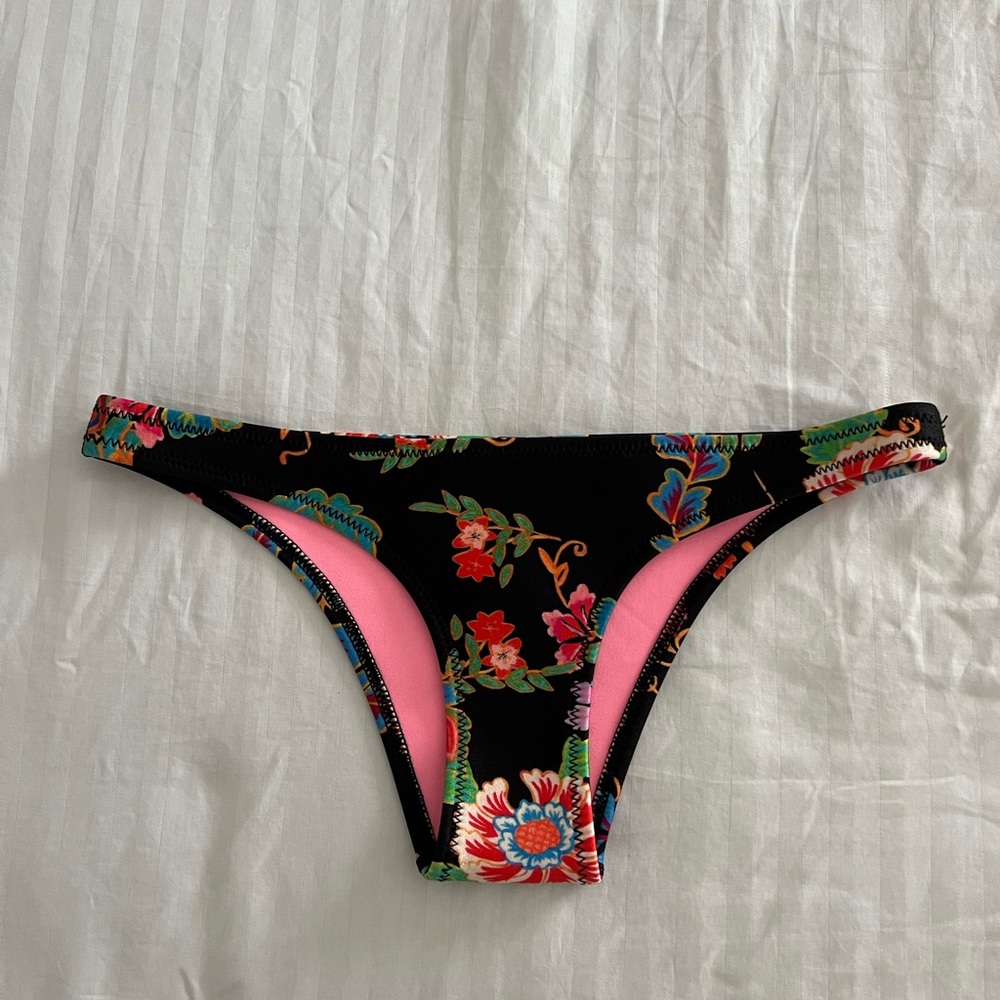 😎😎Triangl bikini 😎😎